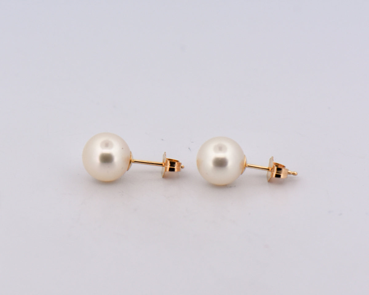 Classic Akoya Pearl Stud Earrings in Yellow Gold