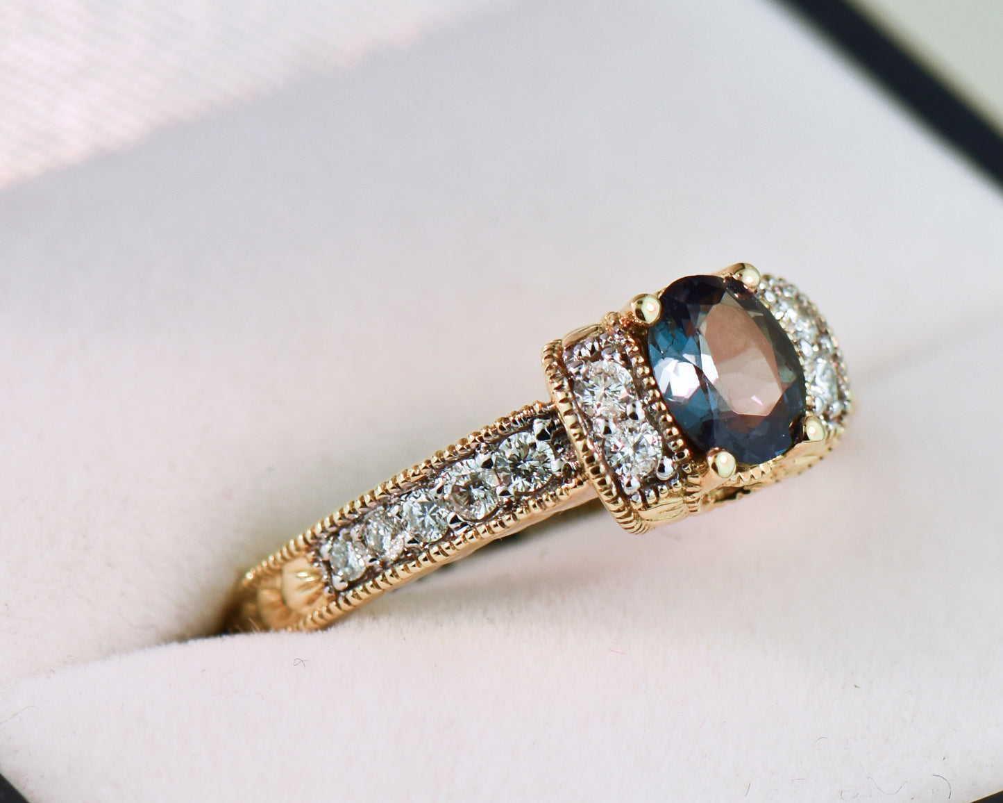 Natural Alexandrite & Diamond Engagement Ring 18k Gold