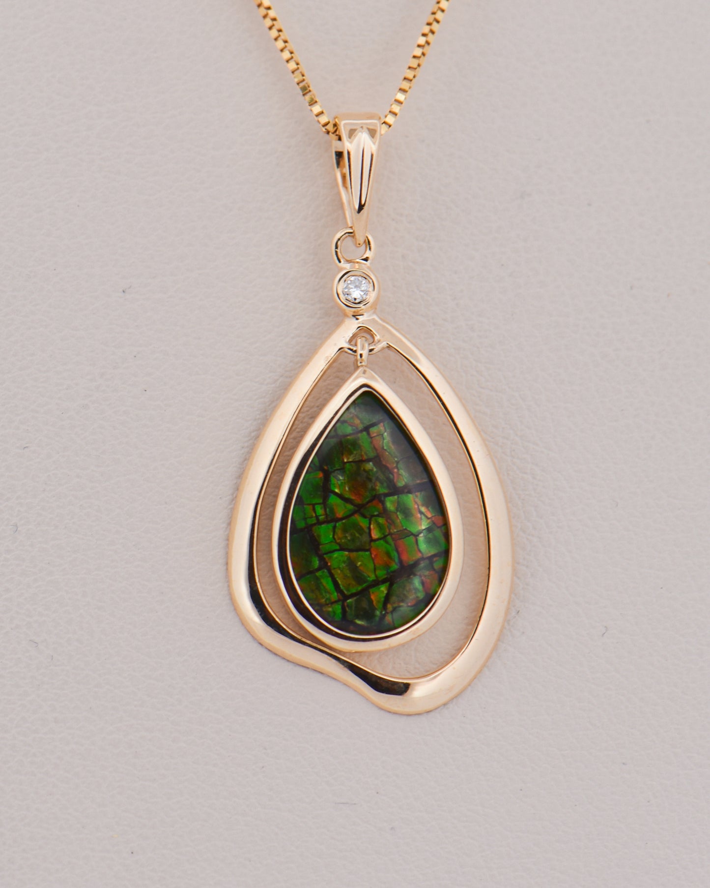 Ammolite Triplet Pendant in Yellow Gold
