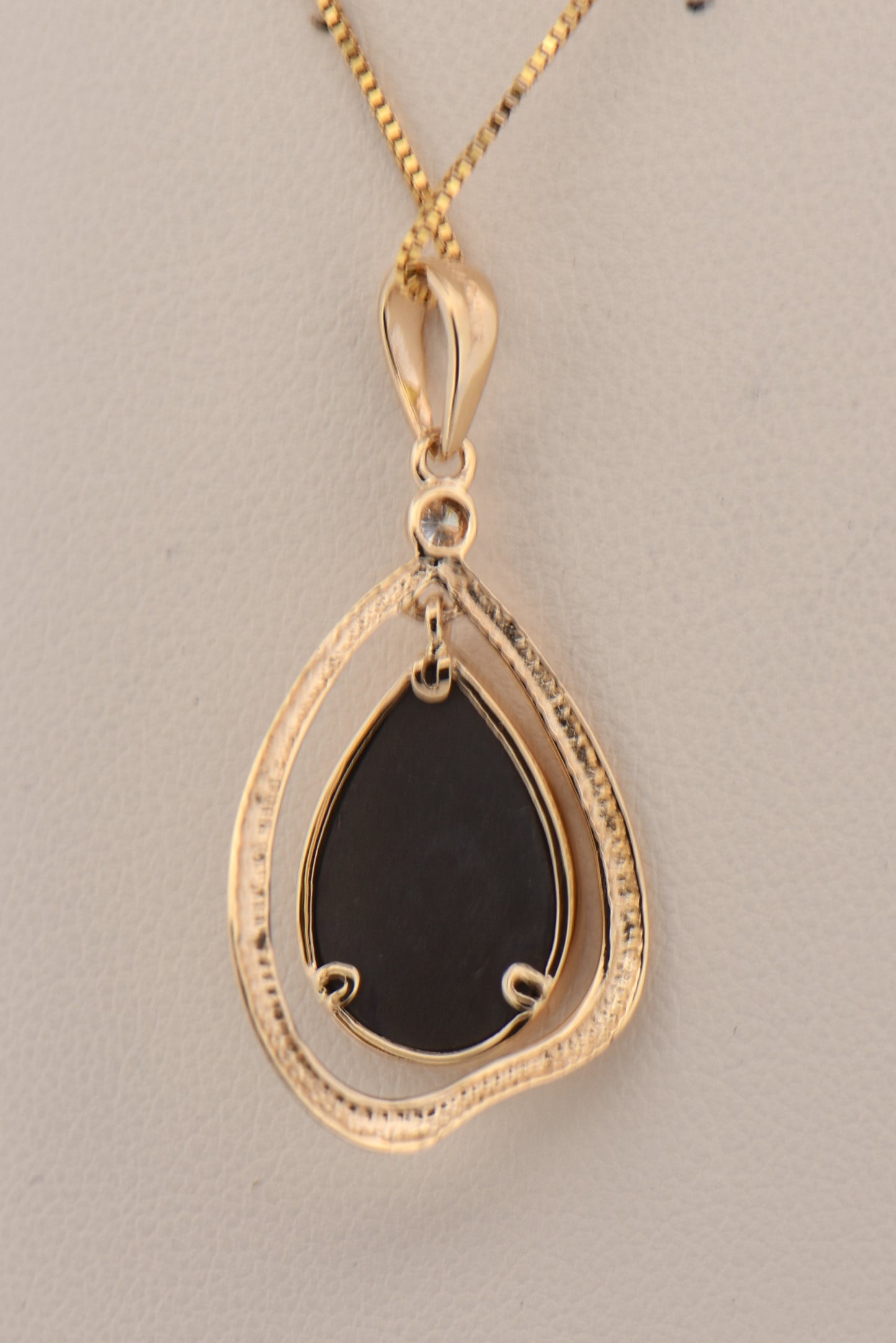 Ammolite Triplet Pendant in Yellow Gold