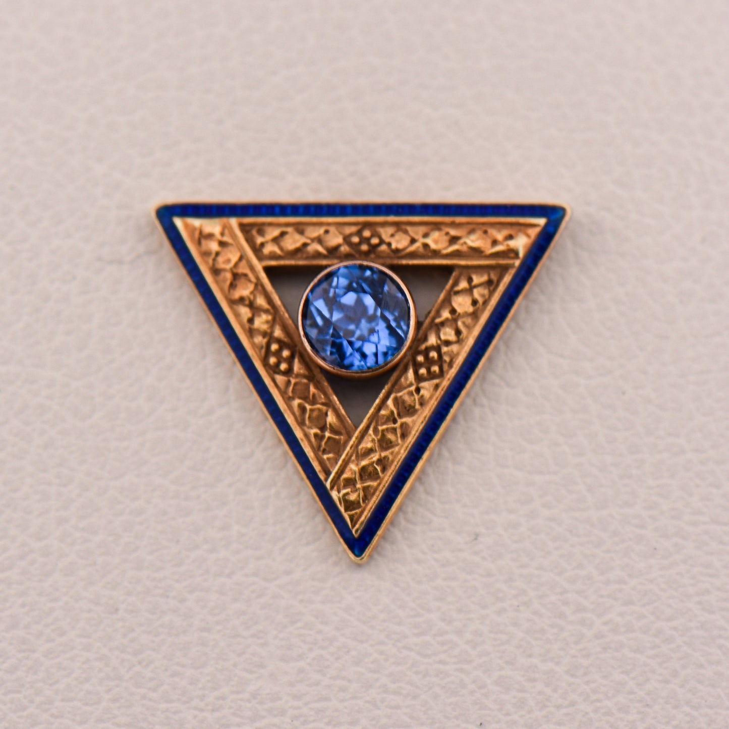 Victorian Yogo Sapphire & Blue Enamel Tie Pin