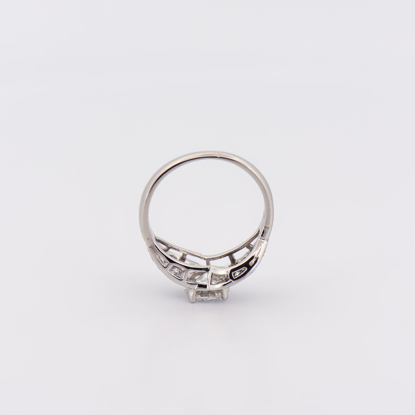 Art Deco Diamond Engagement Ring in Platinum