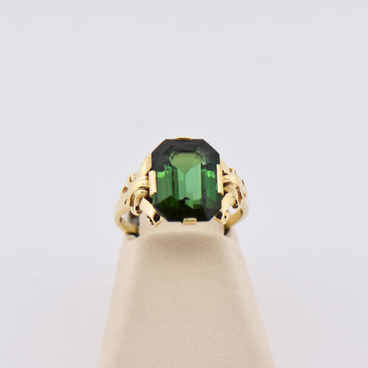 Art Deco Green Tourmaline Ring in 14k Yellow Gold