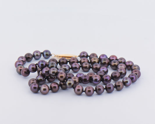 Aubergine Akoya Pearl Strand with Yellow Gold Clasp