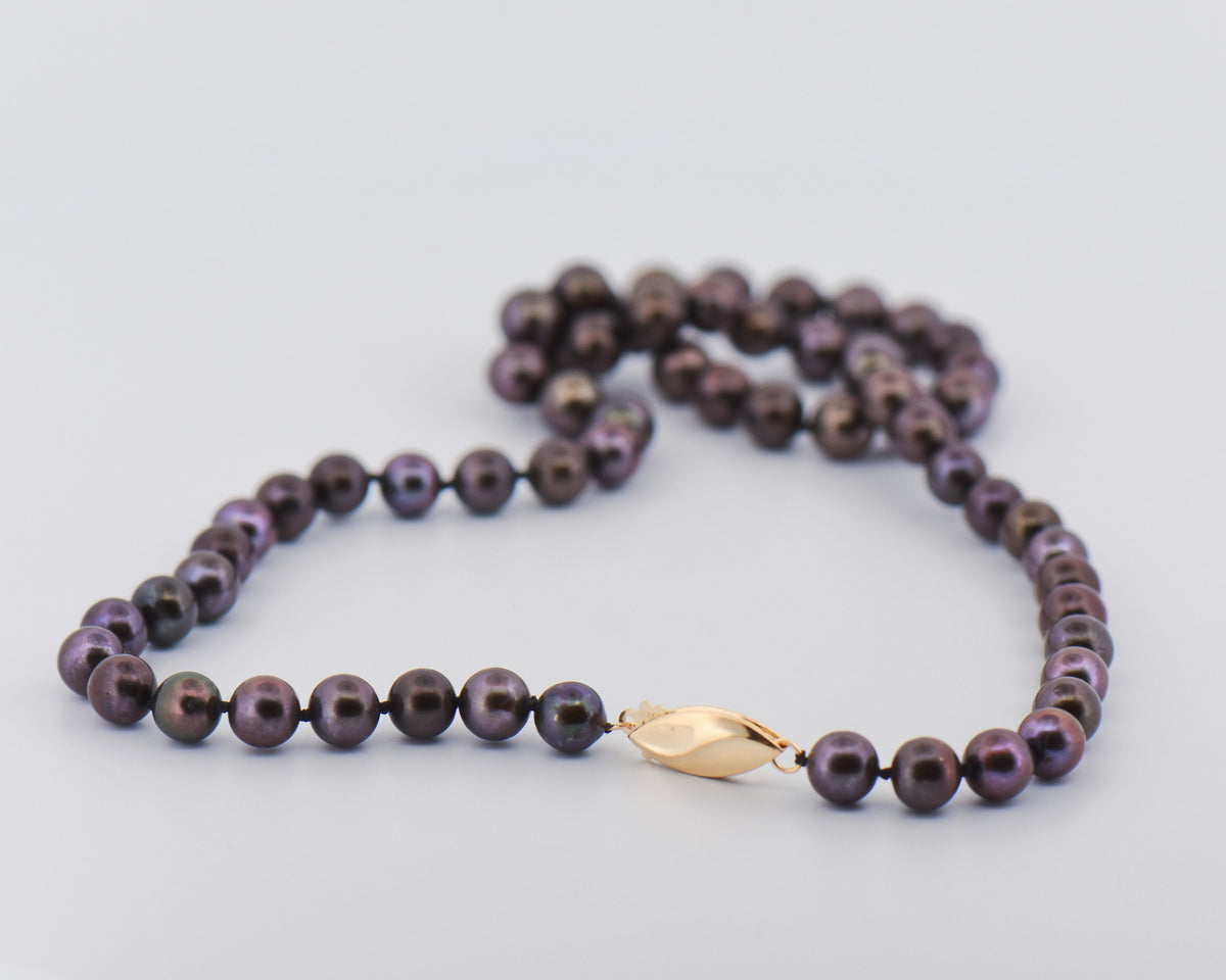 Aubergine Akoya Pearl Strand with Yellow Gold Clasp