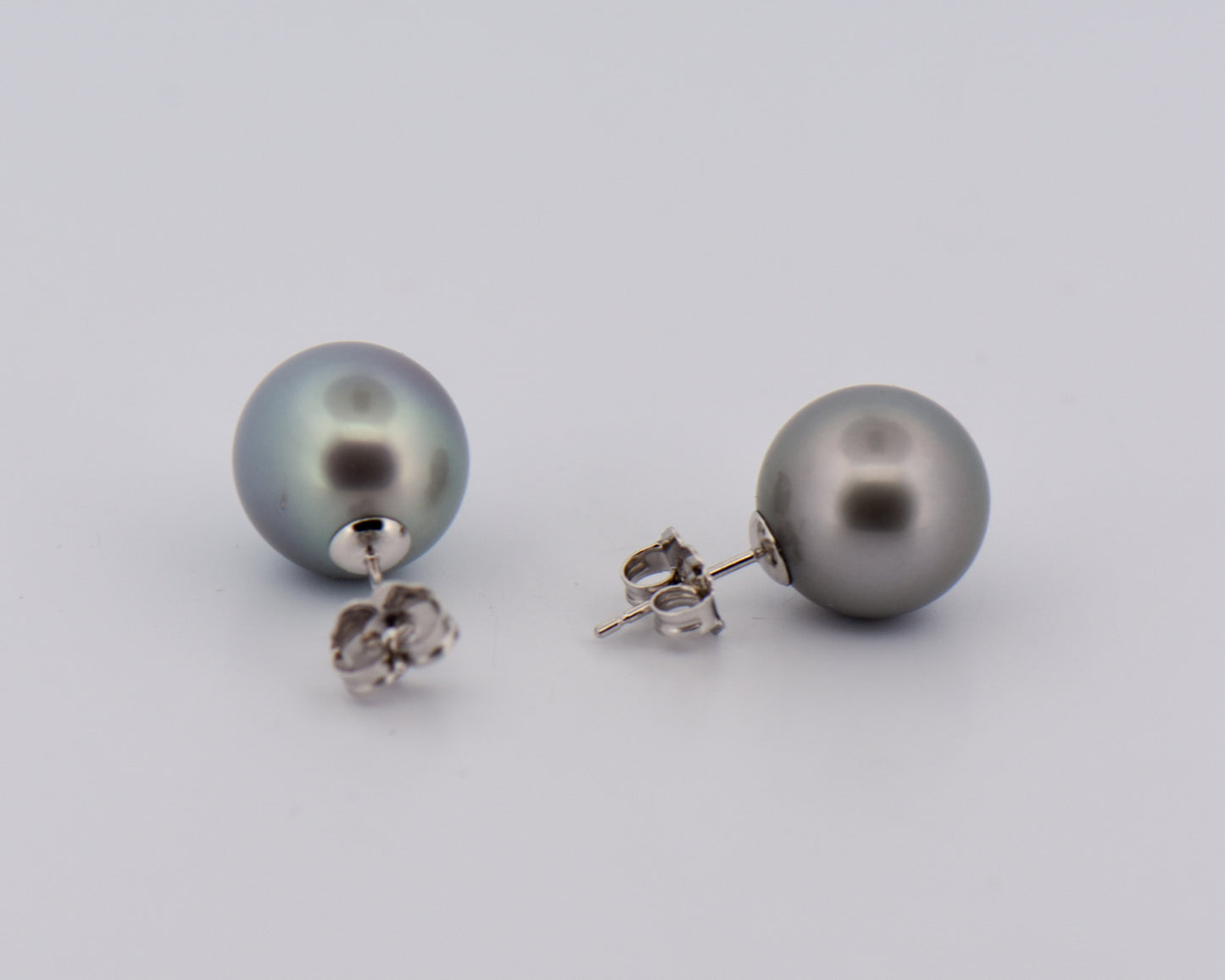 Black Tahition Pearl Stud Earrings