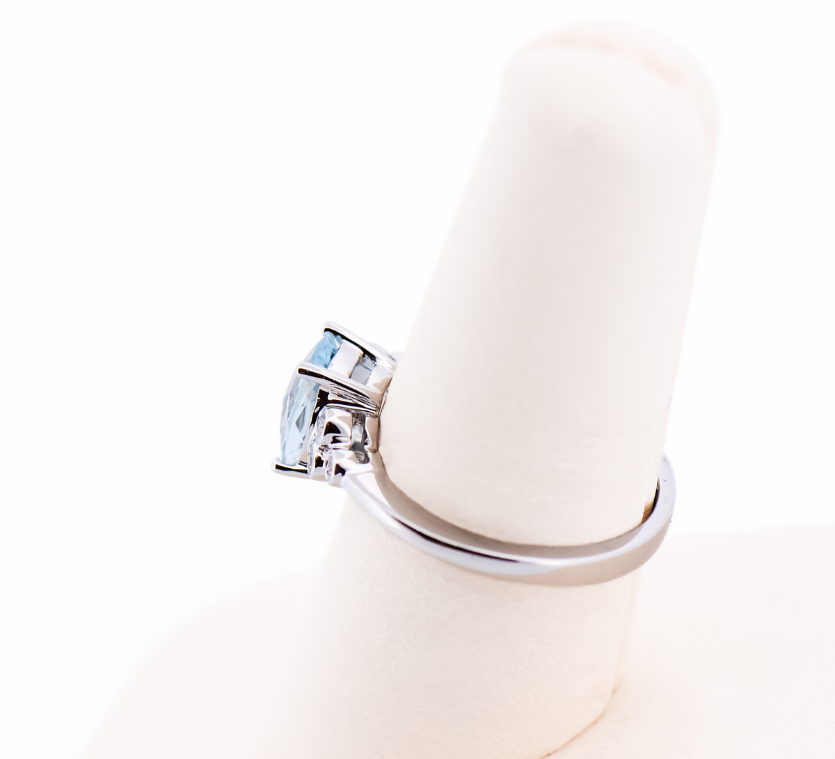 Classic Aquamarine Engagement Ring with Diamonds in White Gold