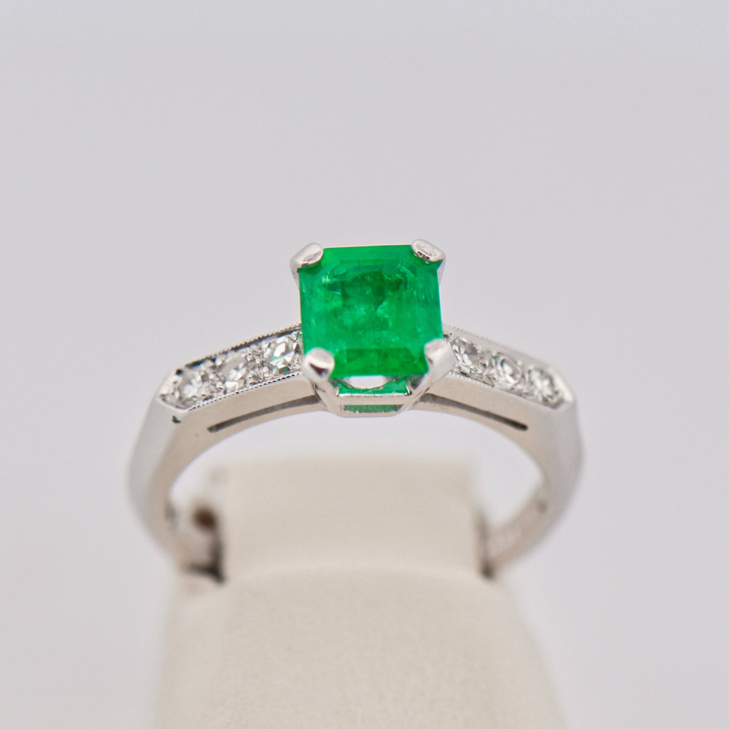 Vintage Platinum Engagement Ring with Colombian Emerald