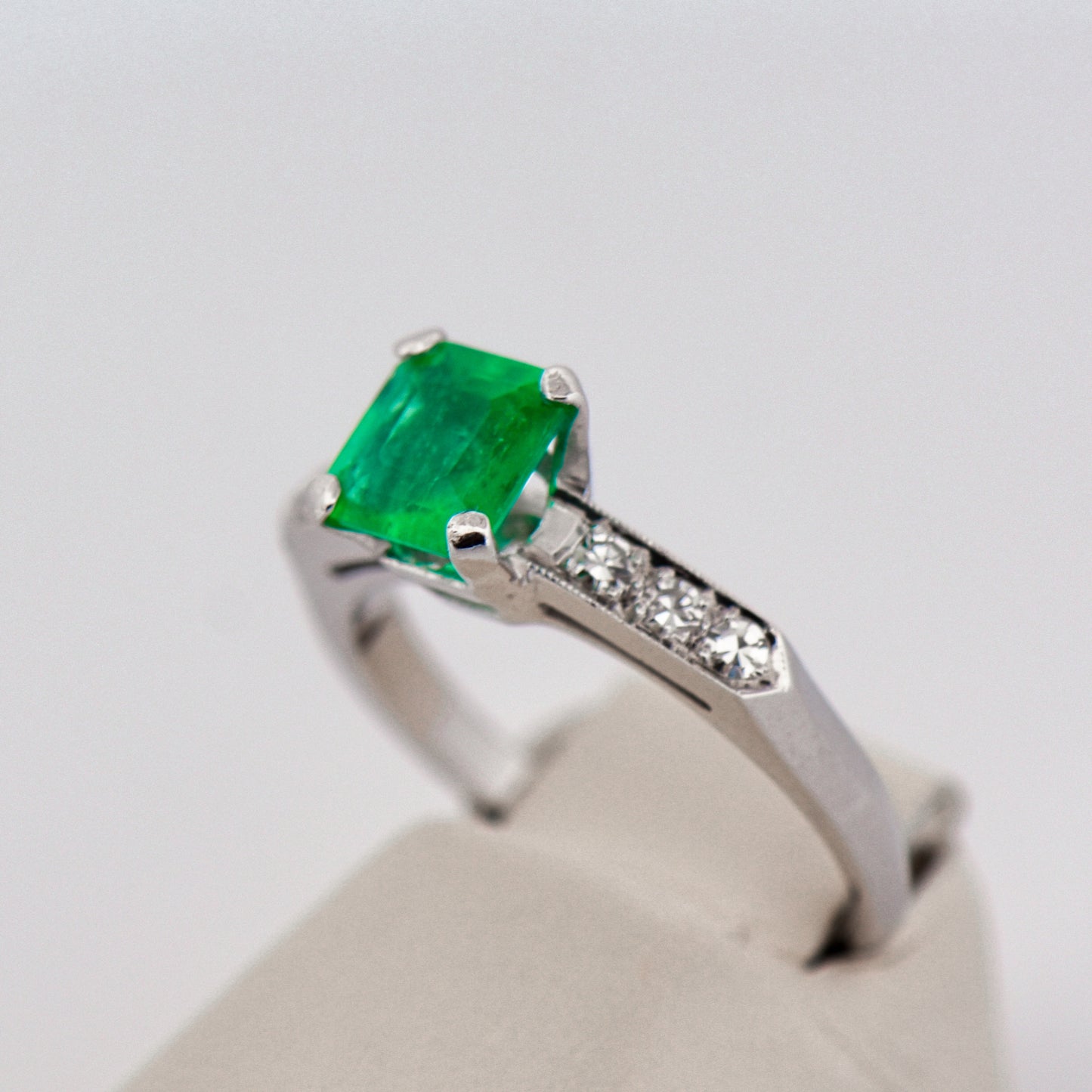 Vintage Platinum Engagement Ring with Colombian Emerald