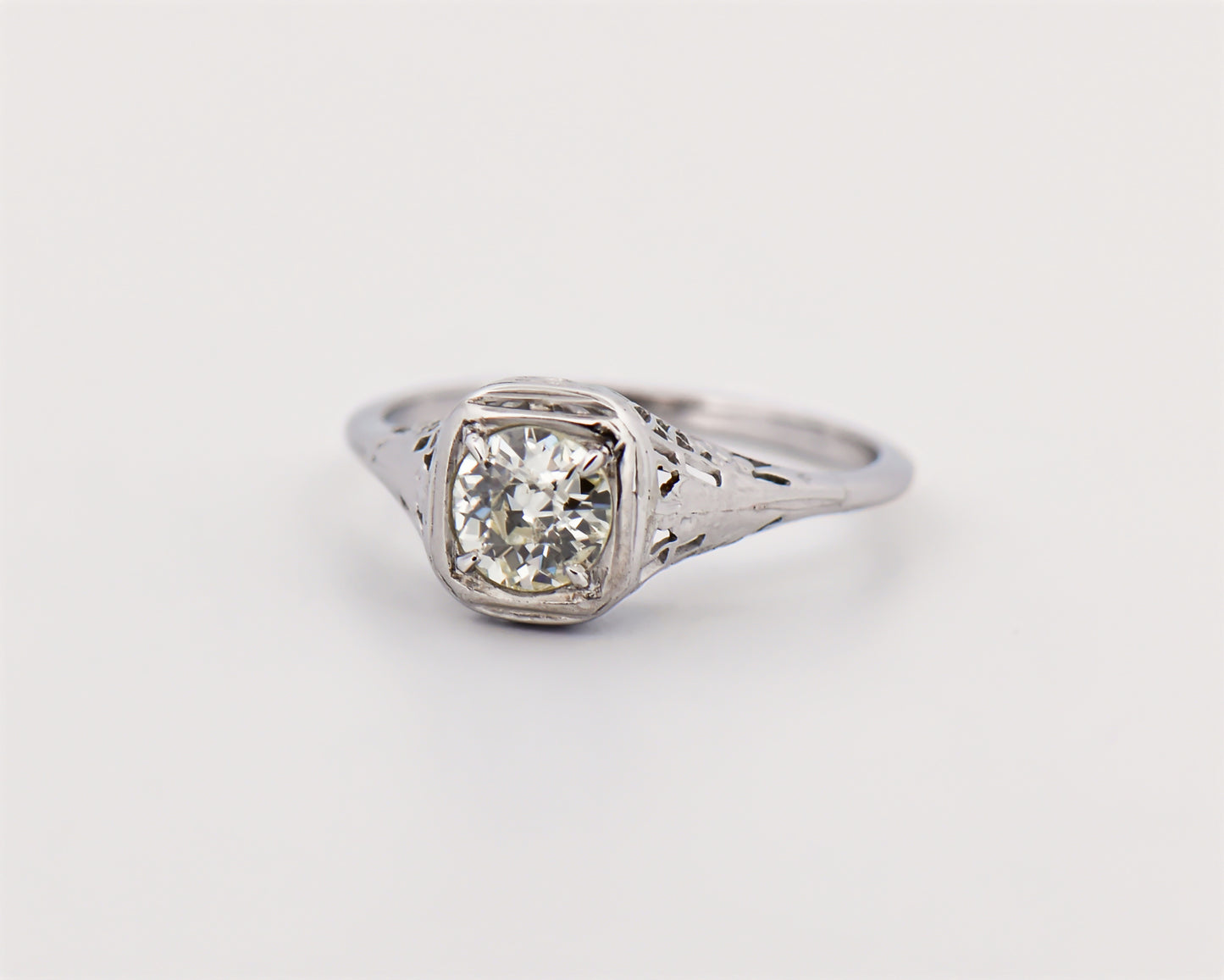 Art Deco Diamond Solitaire Ring in White Gold