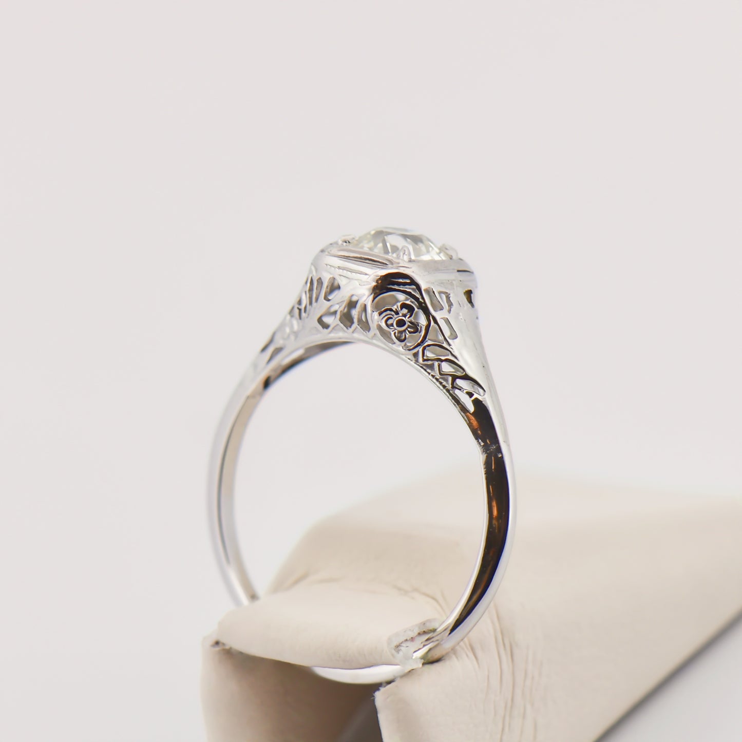 Art Deco Diamond Solitaire Ring in White Gold