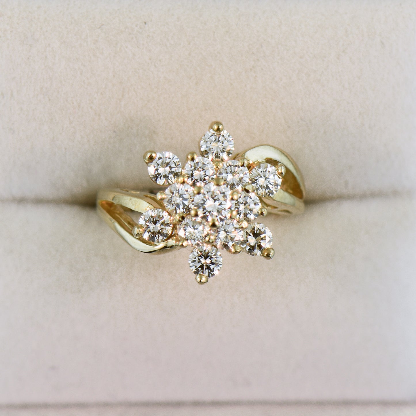 Exquisite Gold & Diamond Cluster Star Ring -Top Quality