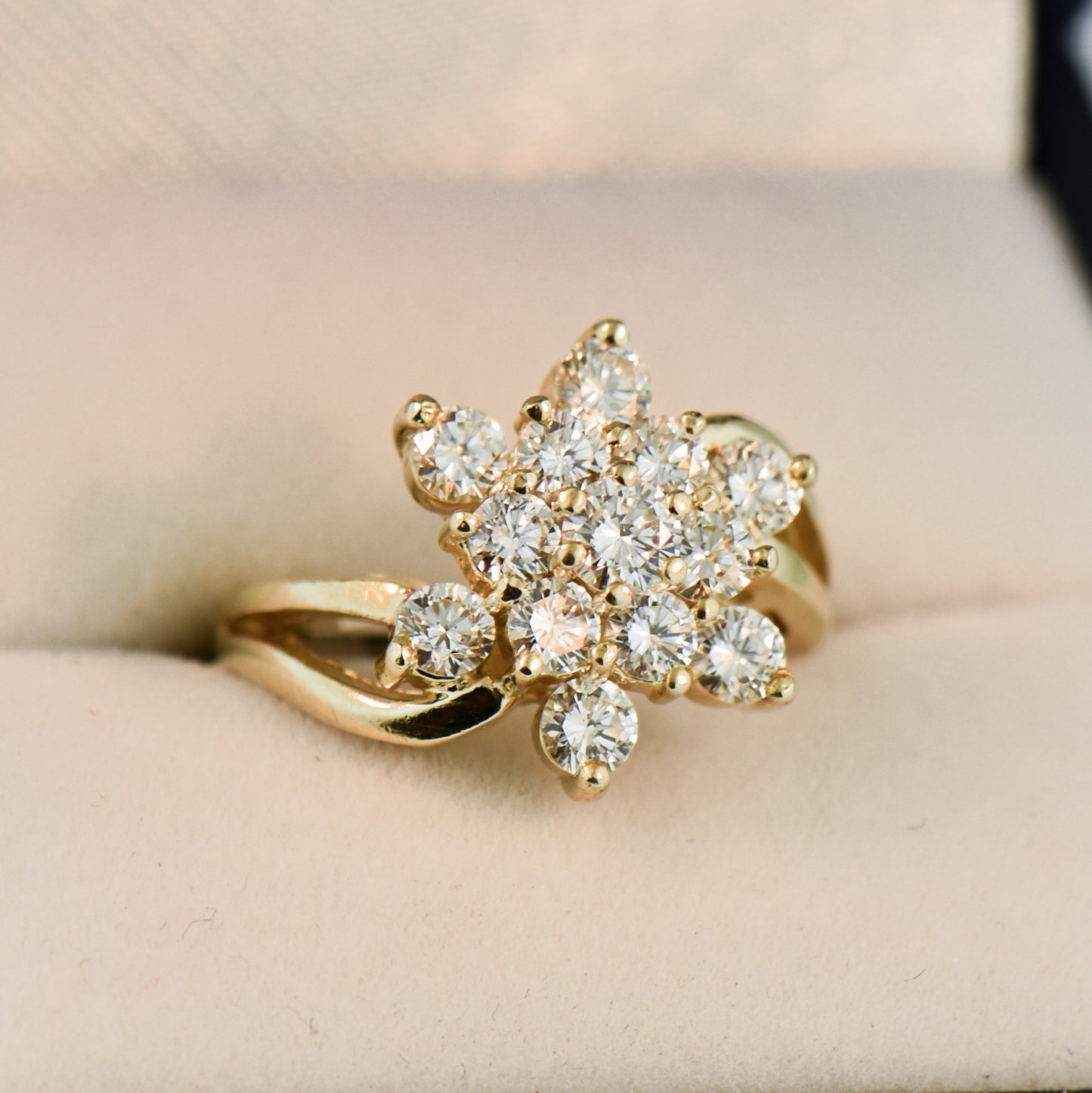 Exquisite Gold & Diamond Cluster Star Ring -Top Quality