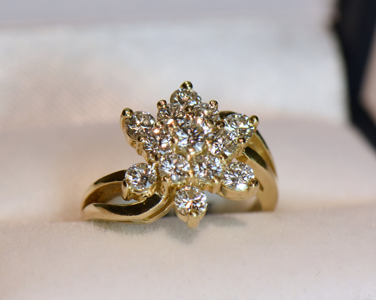 Exquisite Gold & Diamond Cluster Star Ring -Top Quality