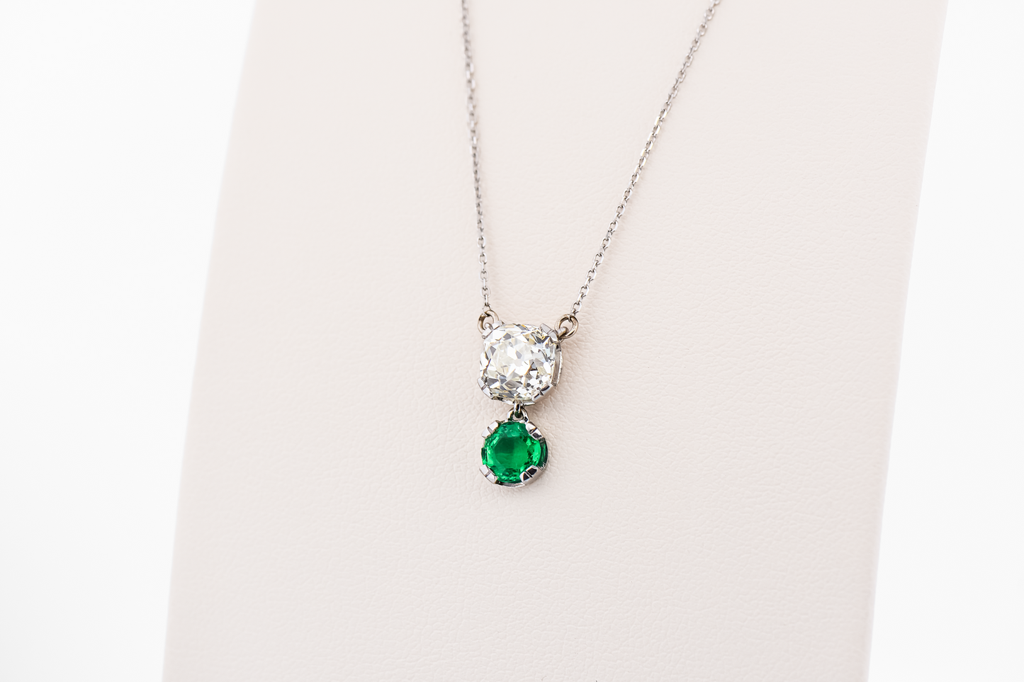Elegant Art Deco Necklace with 1.5ct Mine-Cut Diamond & Emerald