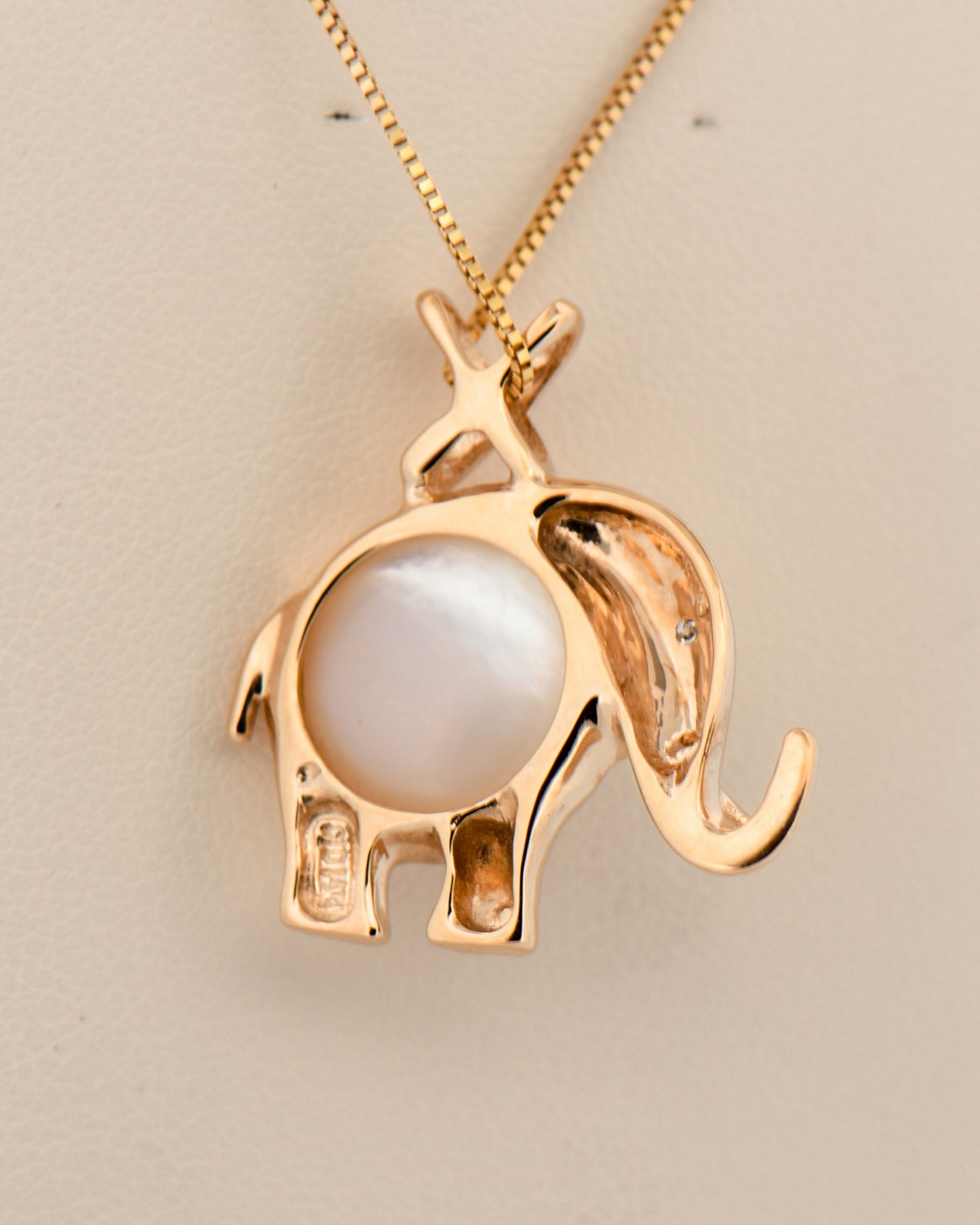 Mabe Pearl Elephant Pendant with Diamond Eye