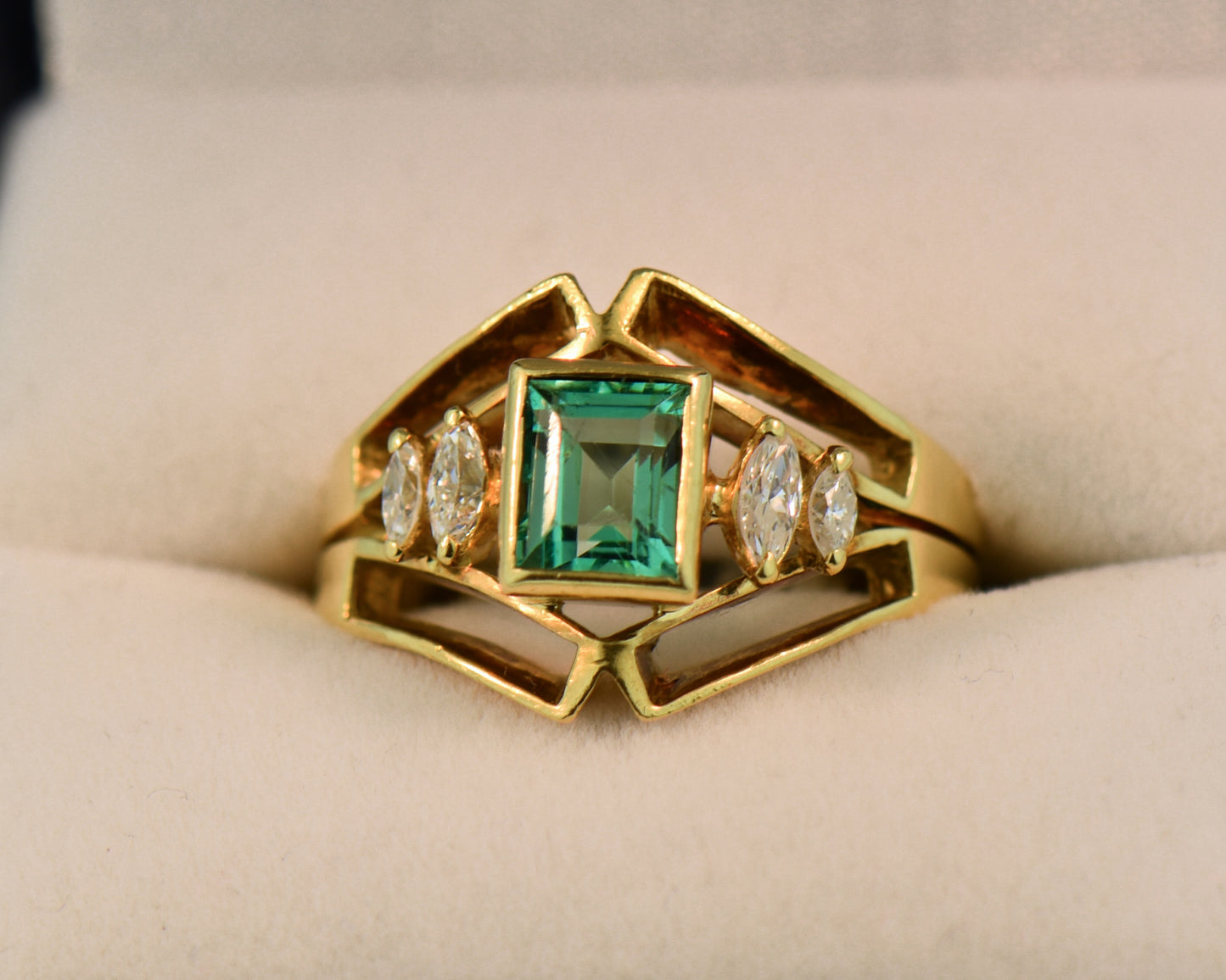 Vintage French 18k Gold & Mint Green Emerald Ring