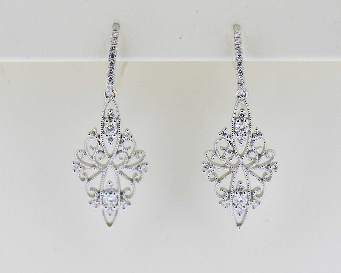 Deco-Inspired 18k White Gold Diamond Filigree Dangle Earrings