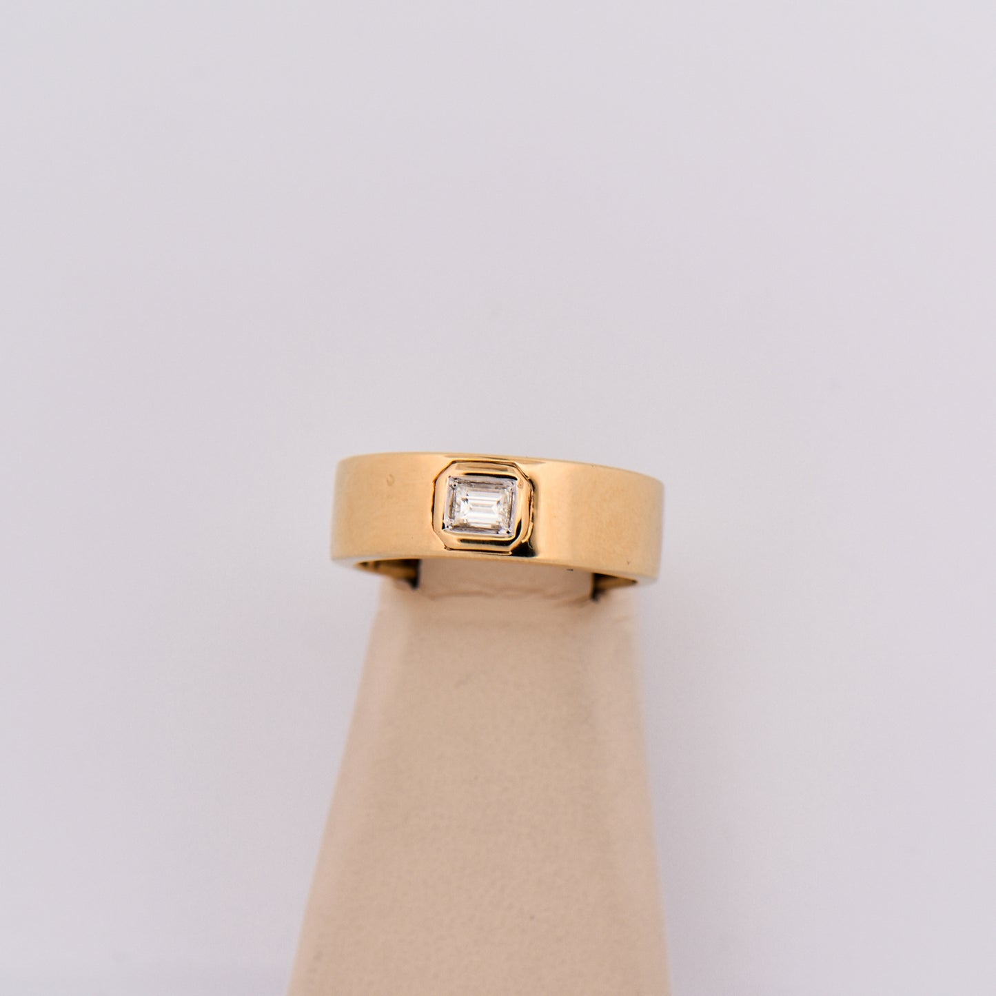 Flush Set Emerald-Cut Diamond Band in Yellow Gold