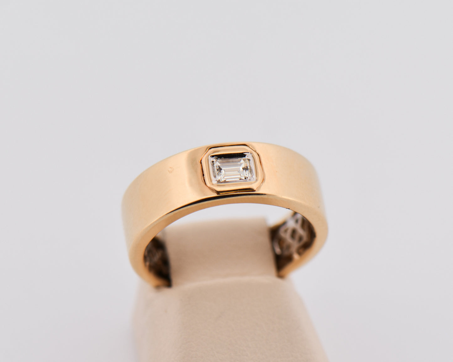 Flush Set Emerald-Cut Diamond Band in Yellow Gold