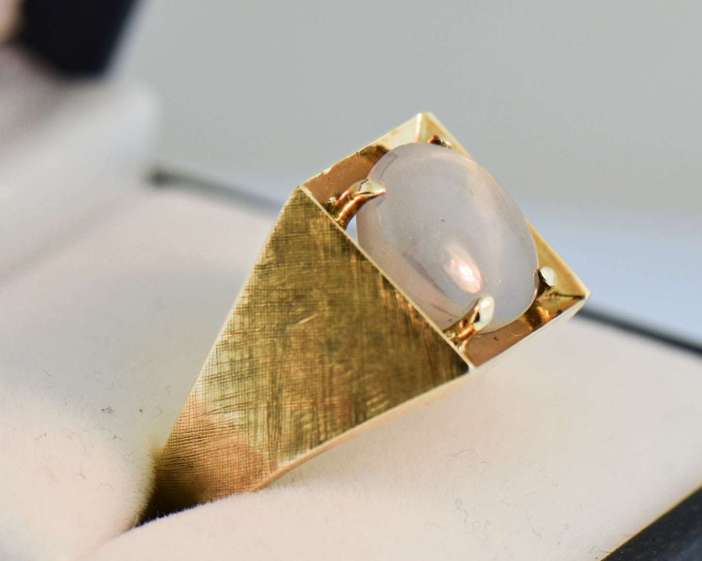 Mid-Century Gents Ring with Amazing Silver Star Sapphire