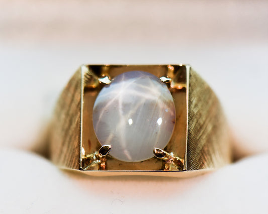 Mid-Century Gents Ring with Amazing Silver Star Sapphire