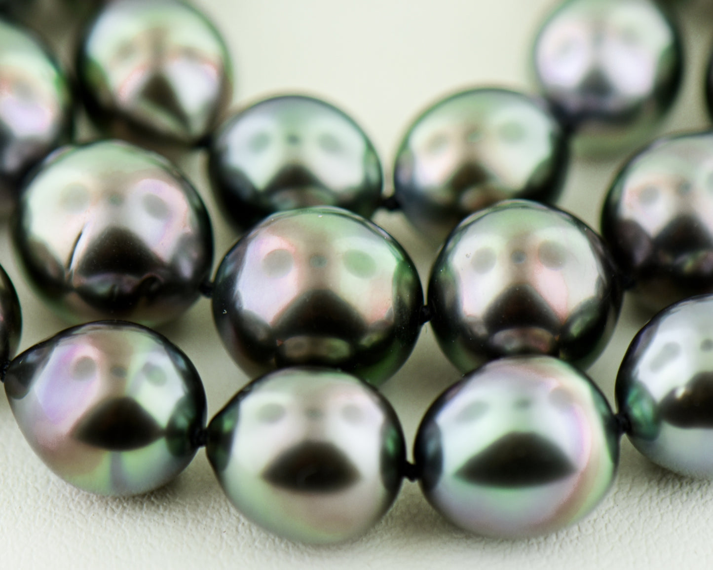 Top Quality Peacock-Color Tahitian Pearl Strand