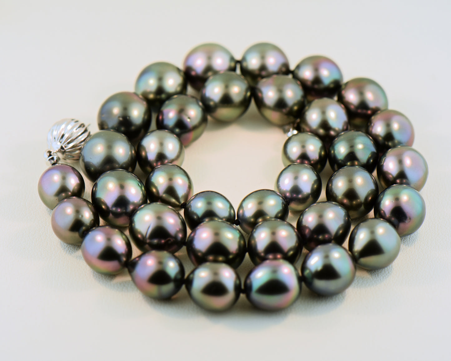 Top Quality Peacock-Color Tahitian Pearl Strand