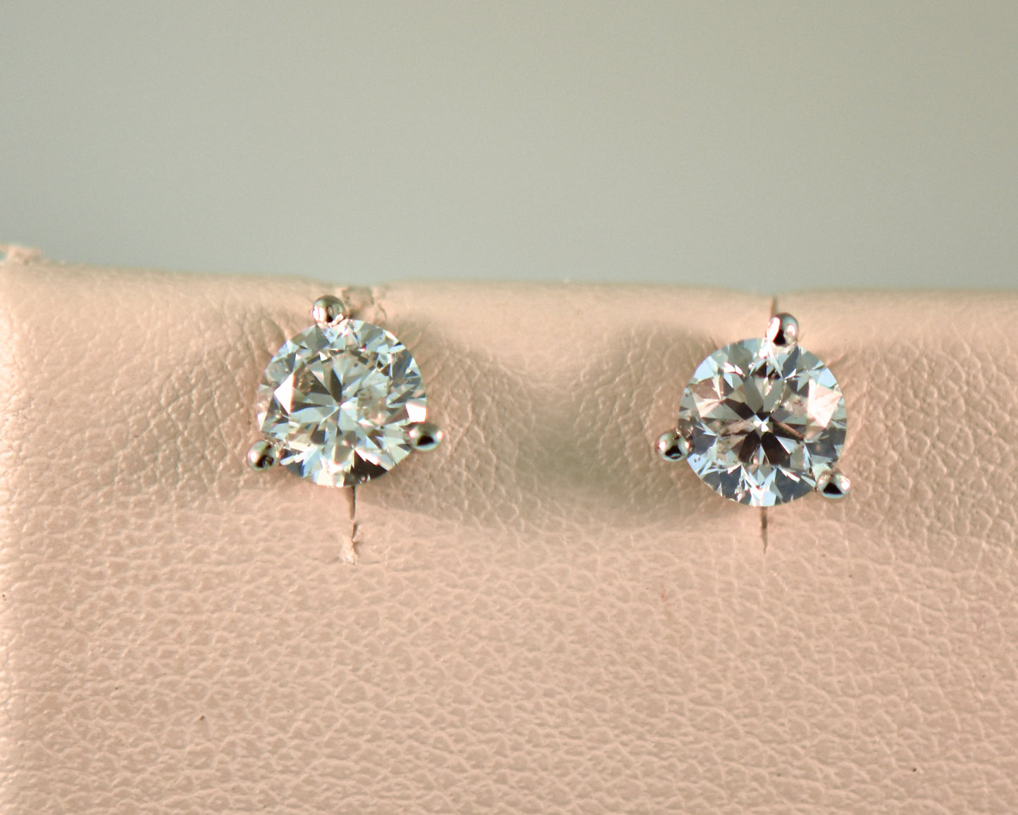 Impressive Natural Round Diamond Stud Earrings 1.41ctw