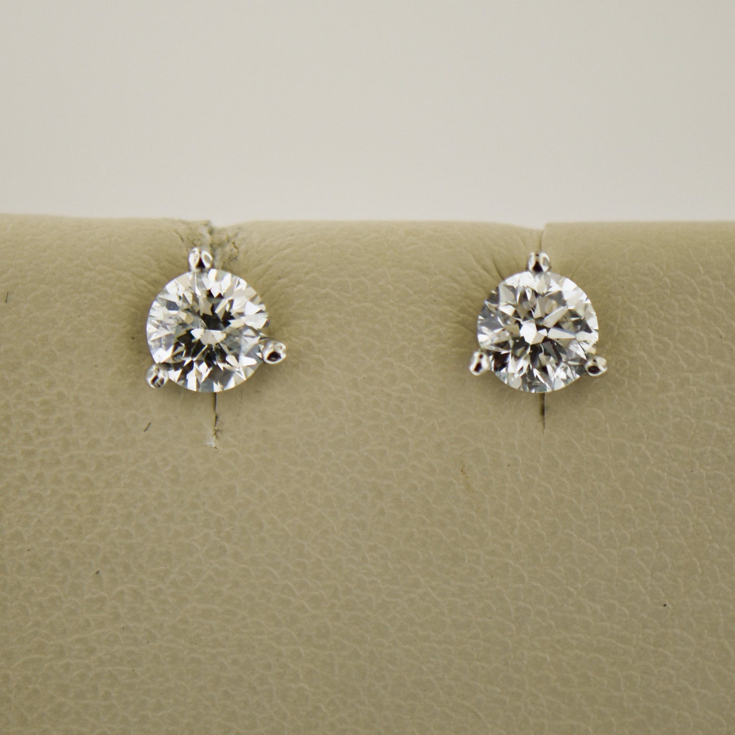 Impressive Natural Round Diamond Stud Earrings 1.41ctw