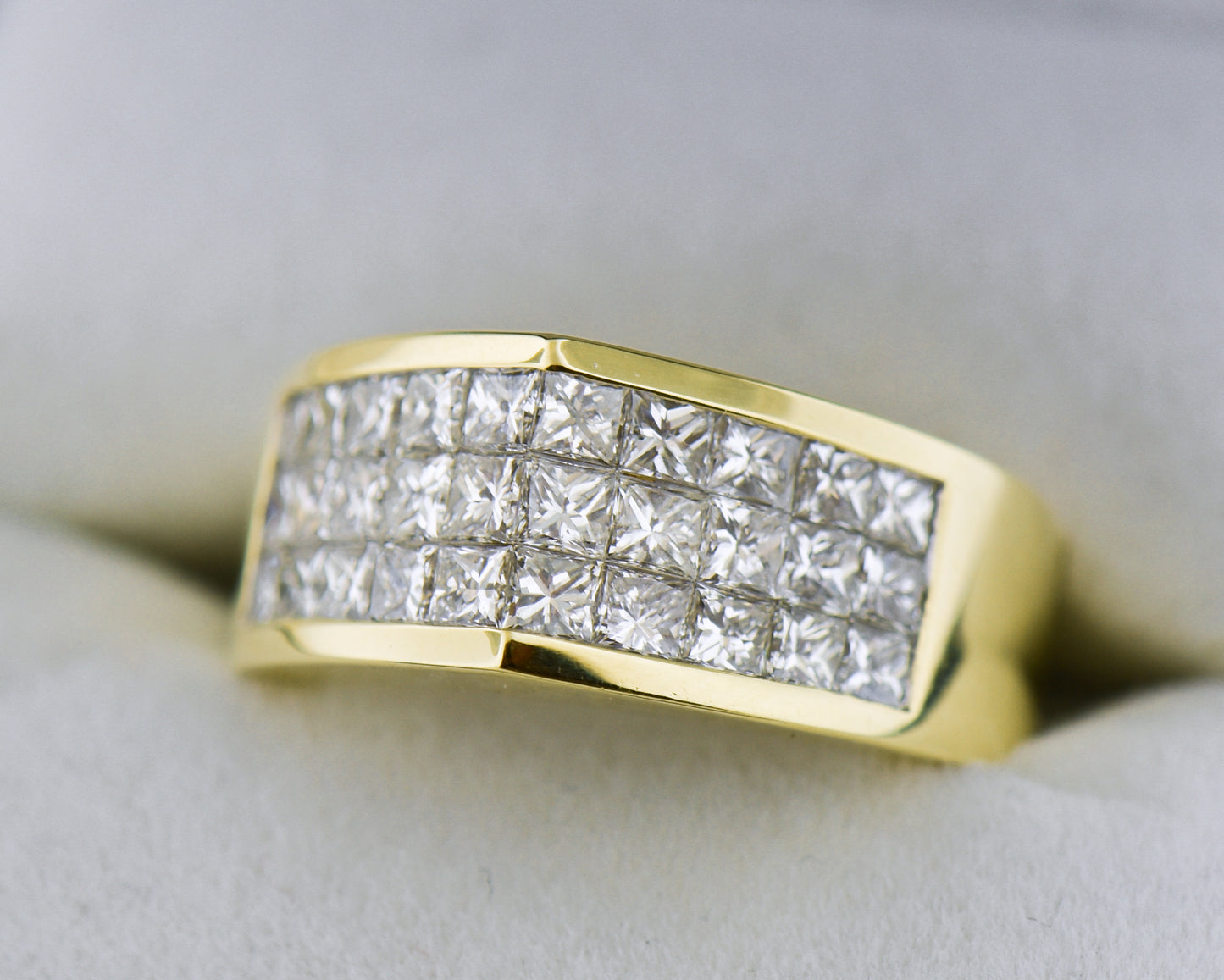 Invisiset Princess Cut Diamond Band in Heavy 18k Gold