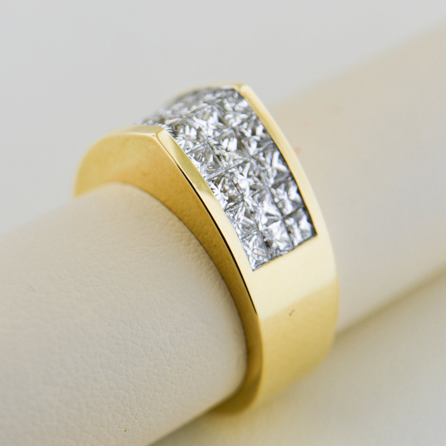 Invisiset Princess Cut Diamond Band in Heavy 18k Gold