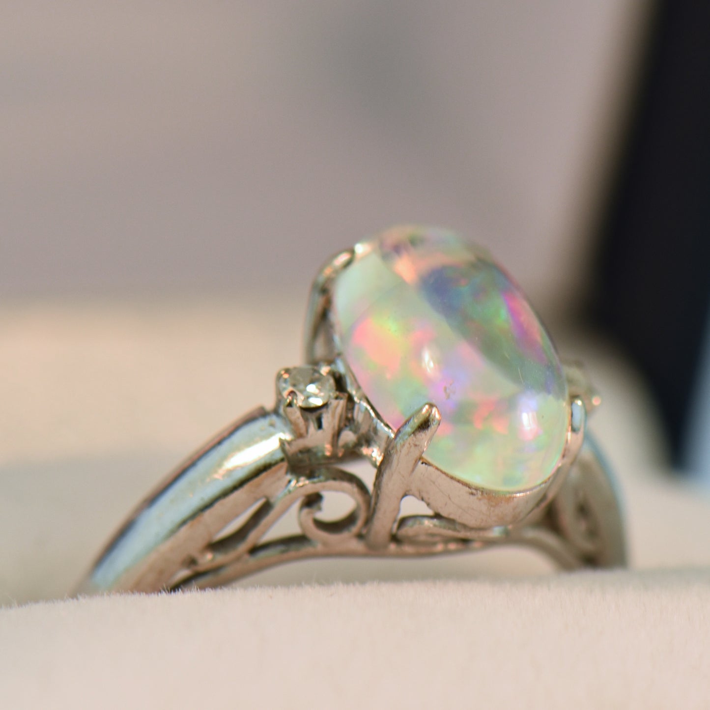 Estate Mexican Contra Luz Jelly Opal & Diamond Ring