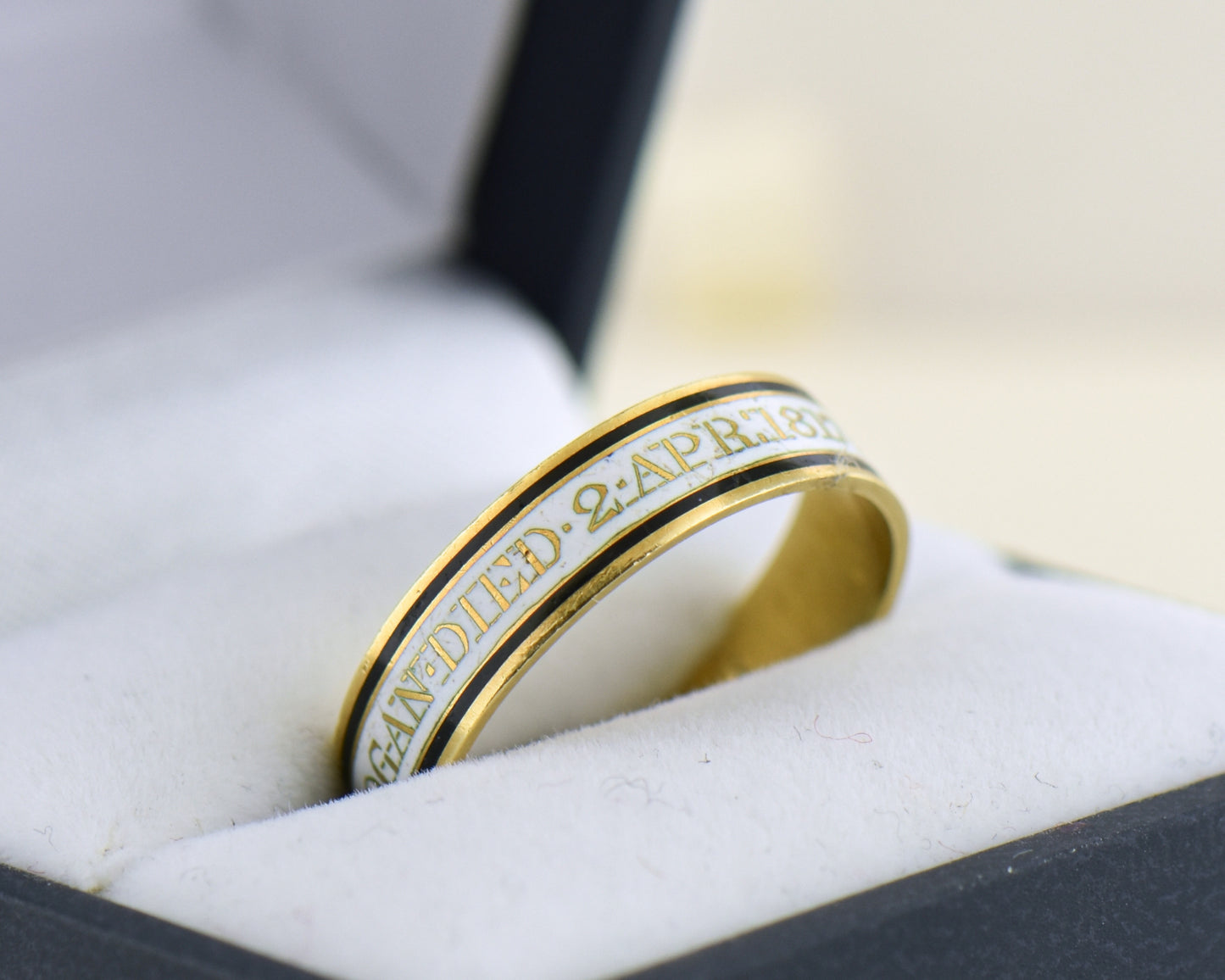 Georgian "Memento Mori" Enameled Gold Mourning Ring