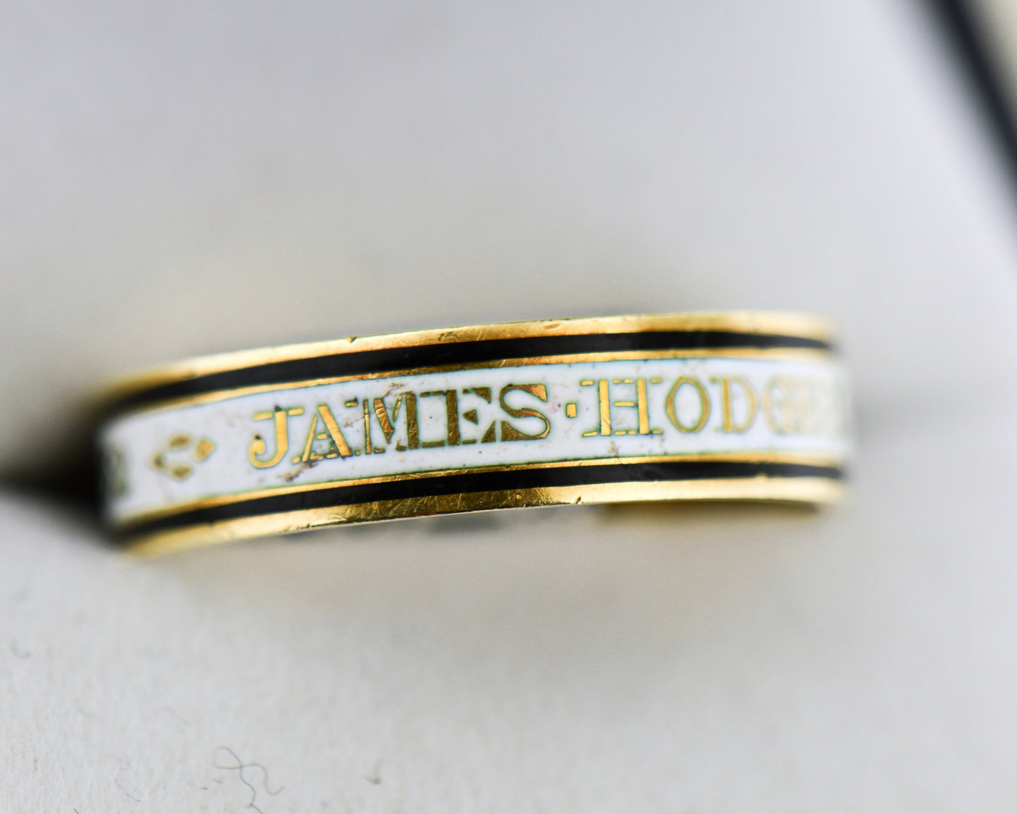 Georgian "Memento Mori" Enameled Gold Mourning Ring