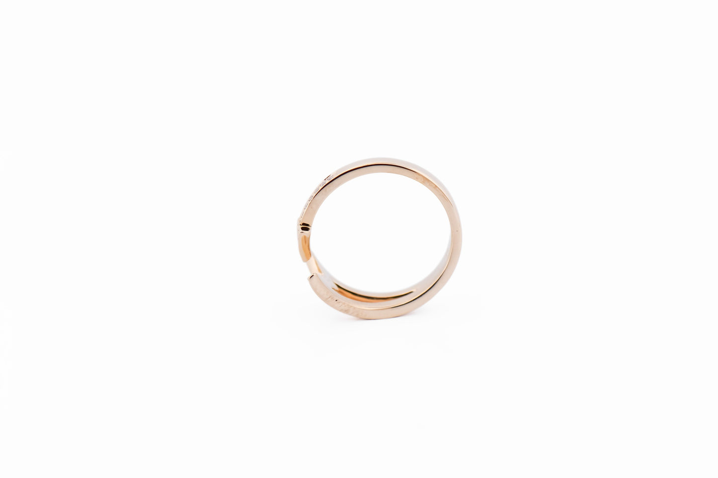 Modern Diamond Arrow Ring in Yellow Gold