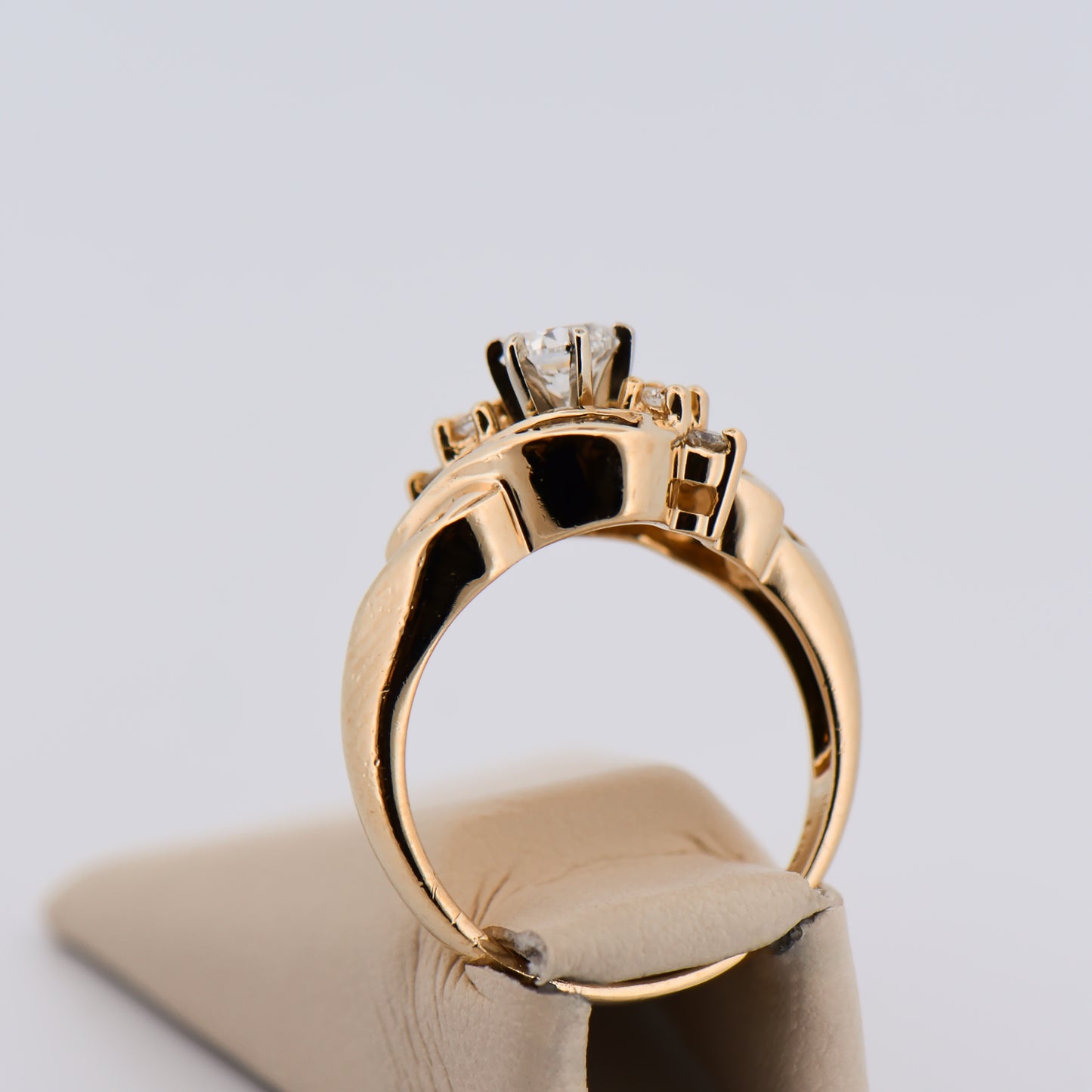 Modern Estate 14k Yellow Gold & Diamond Cluster Ring