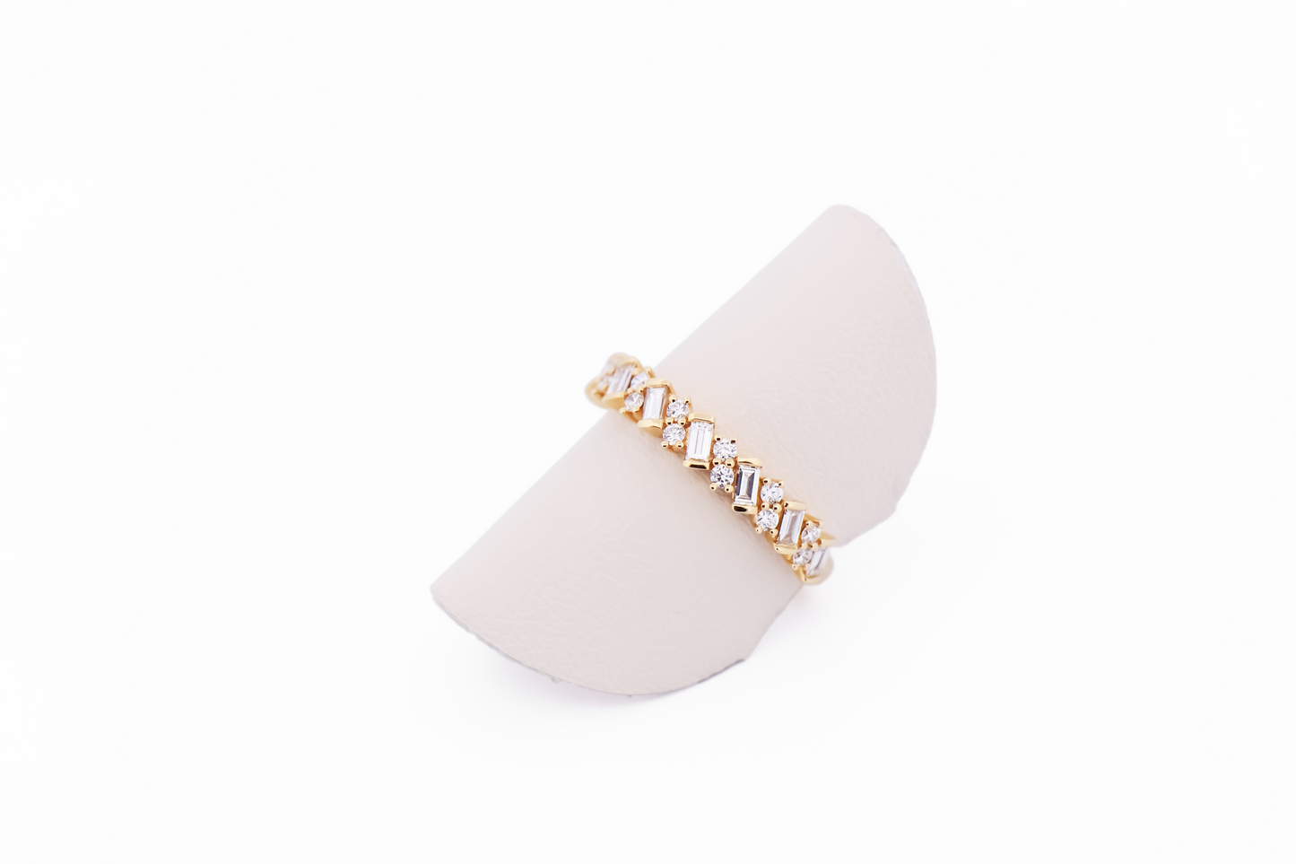 Modern Baguette Diamond Wedding Band in Yellow Gold