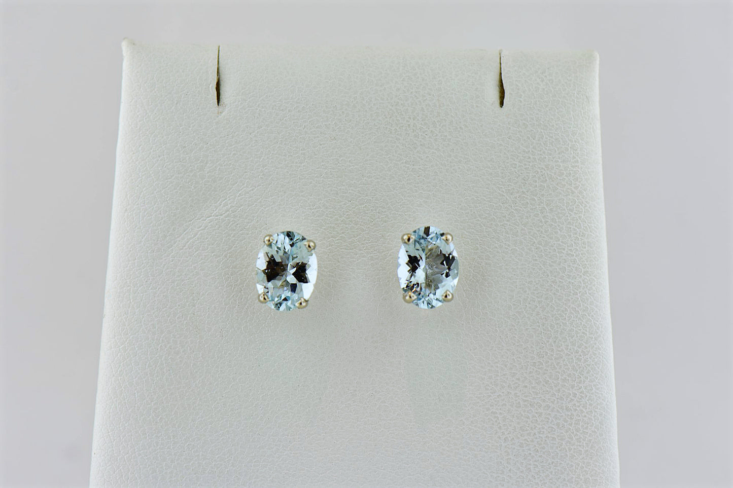Oval Aquamarine Studs in White Gold