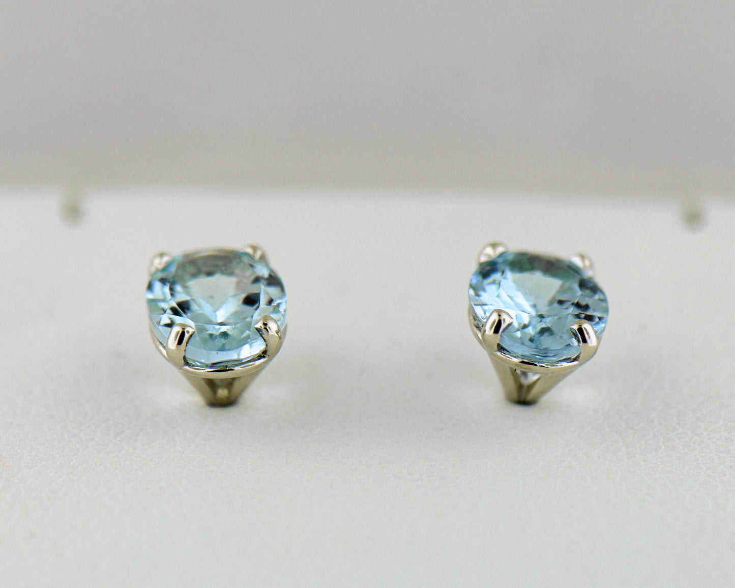 Oval Aquamarine Studs in White Gold