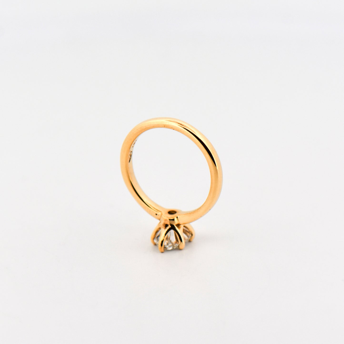 Oval Diamond Solitaire Ring in 18k Yellow Gold