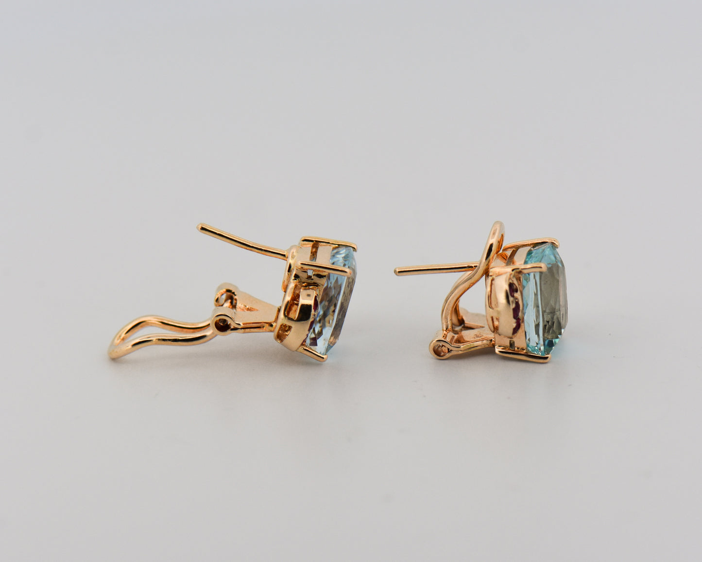 Retro Gold Pendant & Earrings with Aquamarines & Rubies