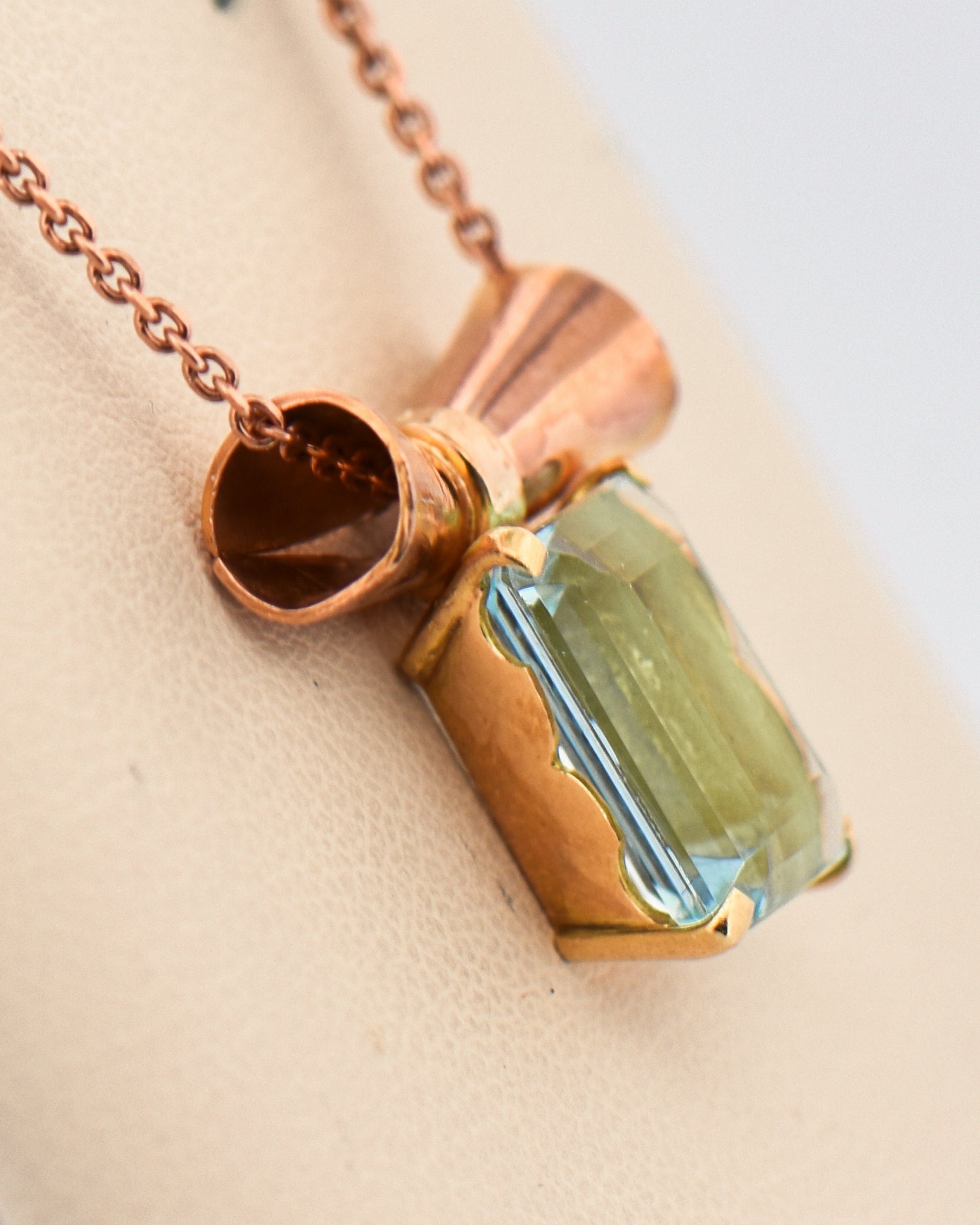 Retro Aquamarine Pendant with Rose Gold Bow Motif