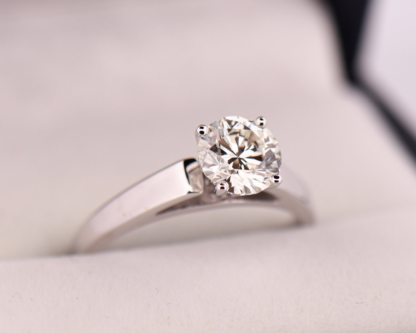 Natural Diamond Solitaire Engagement Ring- 1ct VVS
