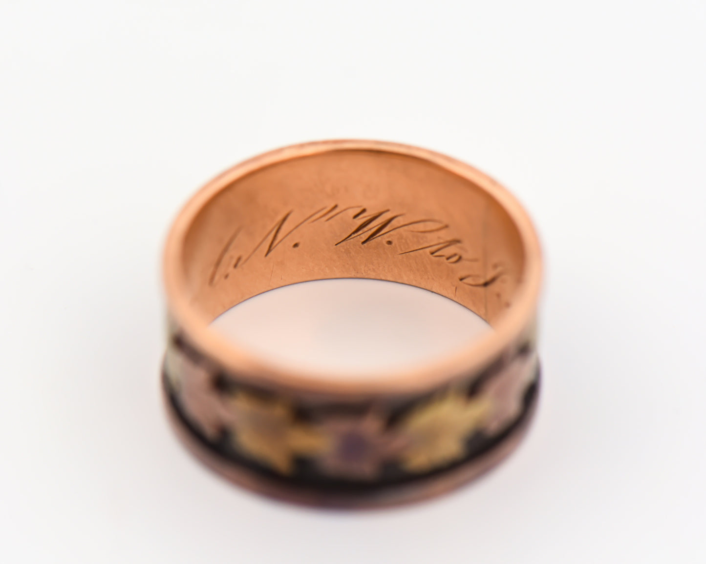 Victorian Tricolor Gold Wedding Band with Ivy Leaves