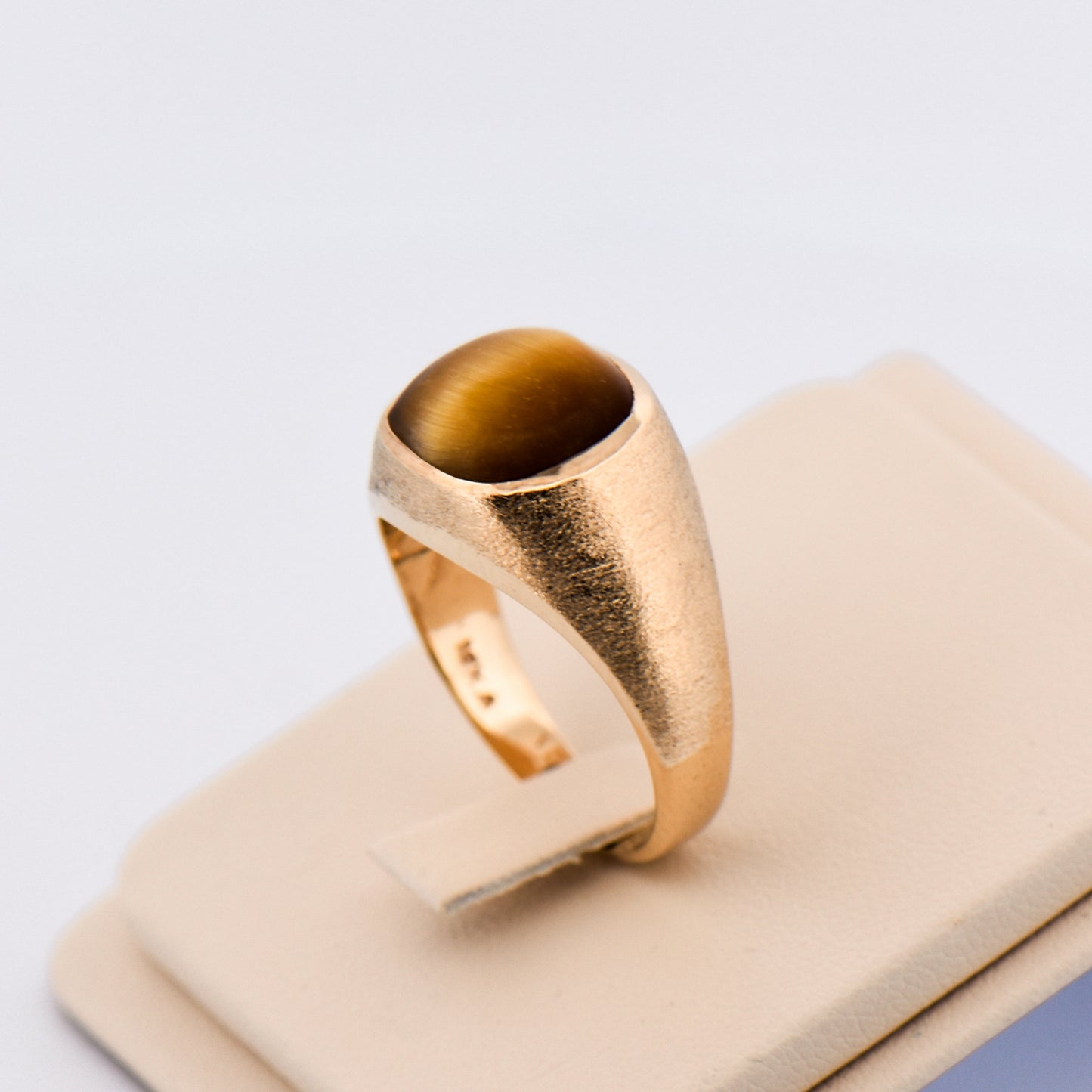 Vintage Cat's Eye Tiger Eye Gents Ring in 10k Yellow Gold