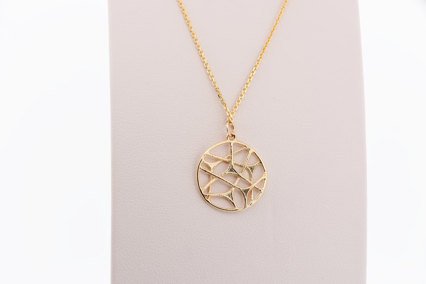 Vintage Dream Catcher Pendant in Yellow Gold