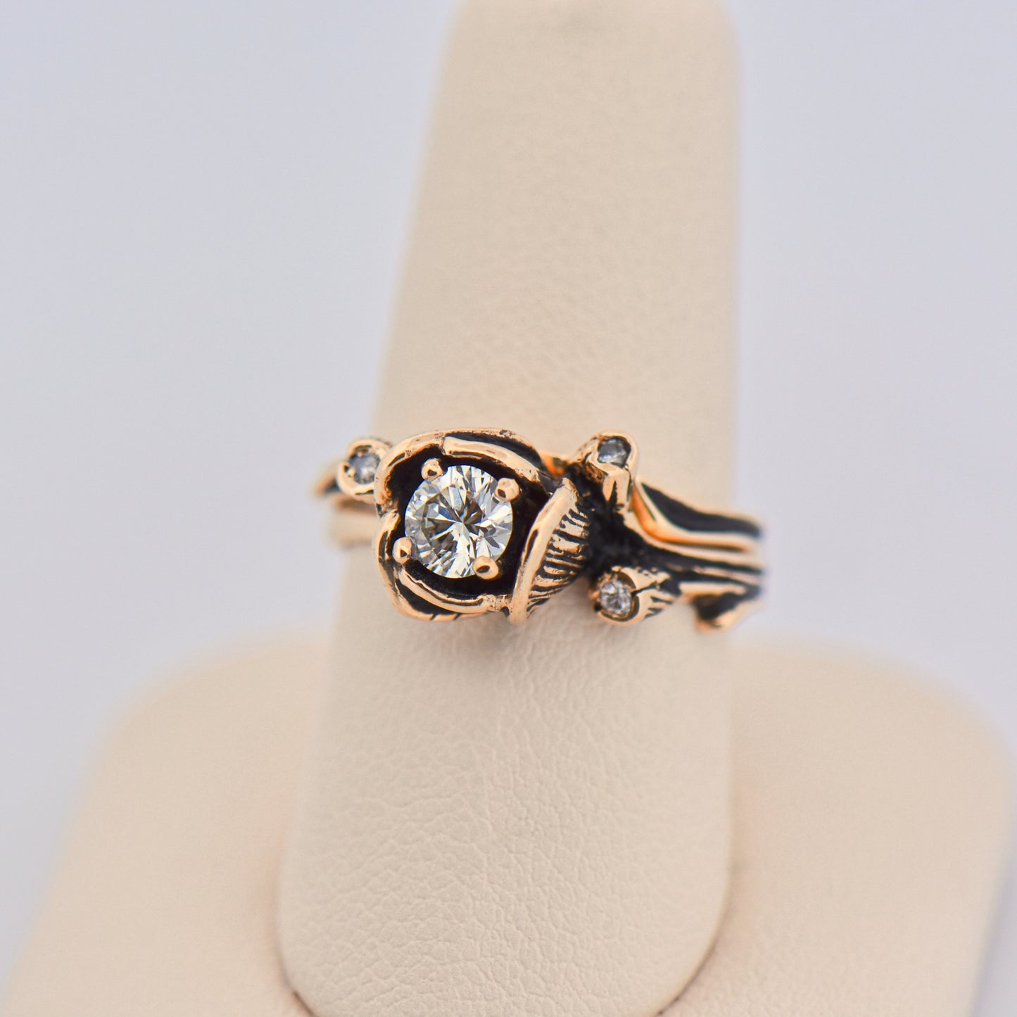 Vintage Rose Carved Wedding Set with Diamond Accents