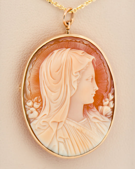 Vintage Shell Cameo Pin-Pendant in 14k Yellow Gold
