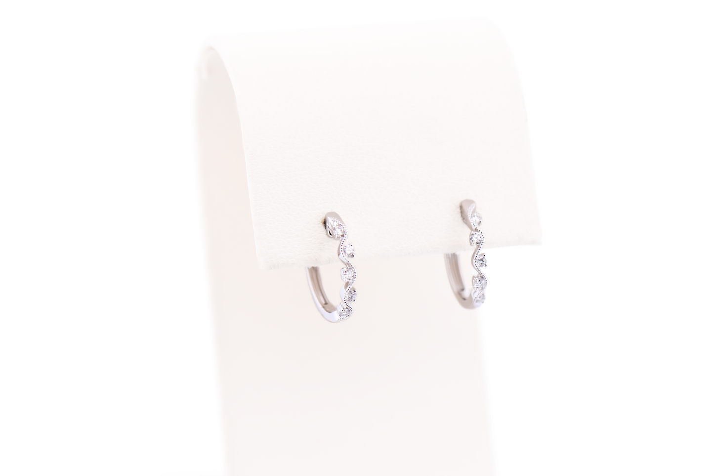 18k White Gold & Diamond Hoop Earrings with Milgrain Accents
